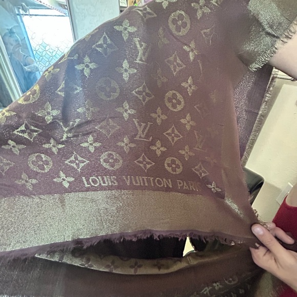 A Louis Classic - Picture 2 of 10